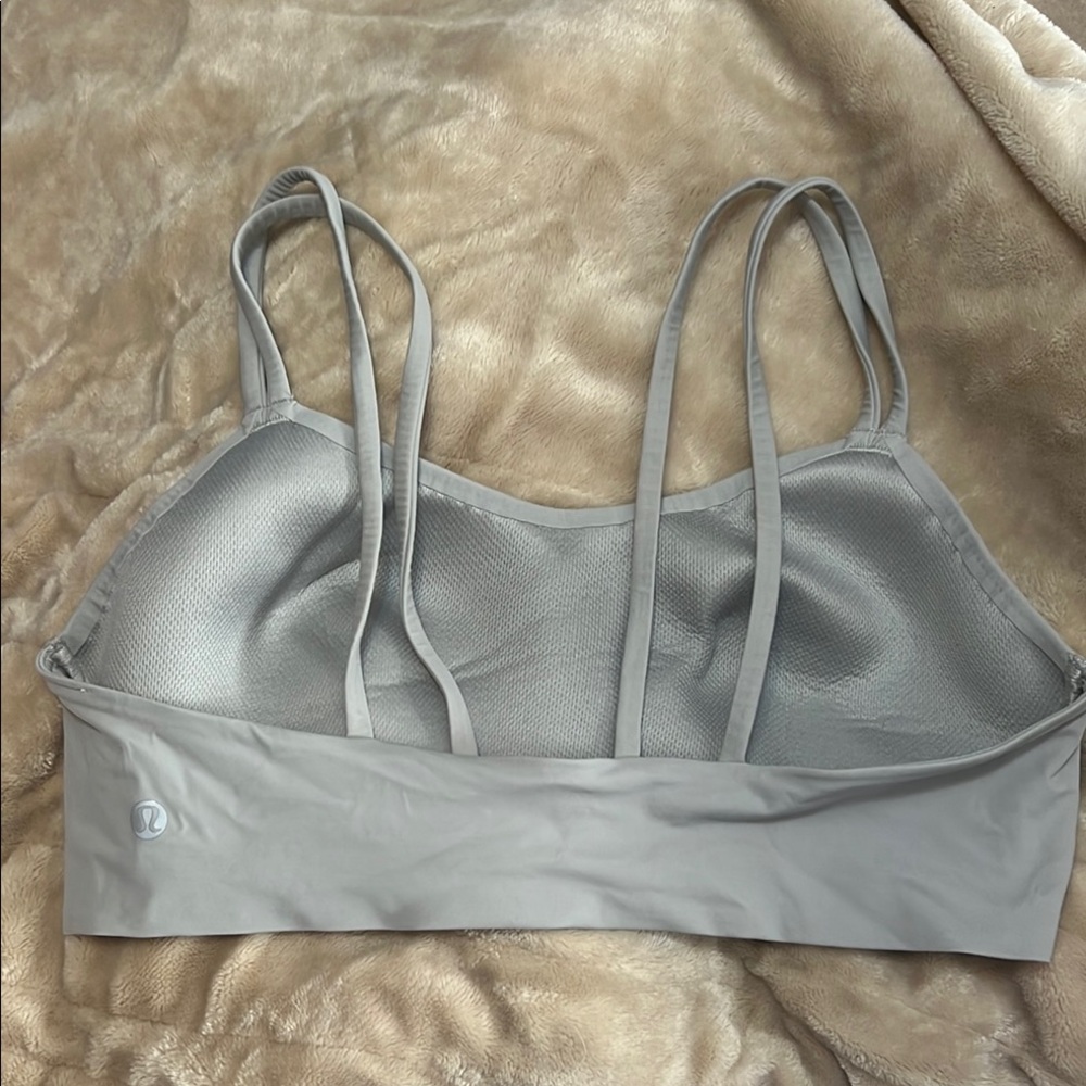 Lululemon like a cloud bra